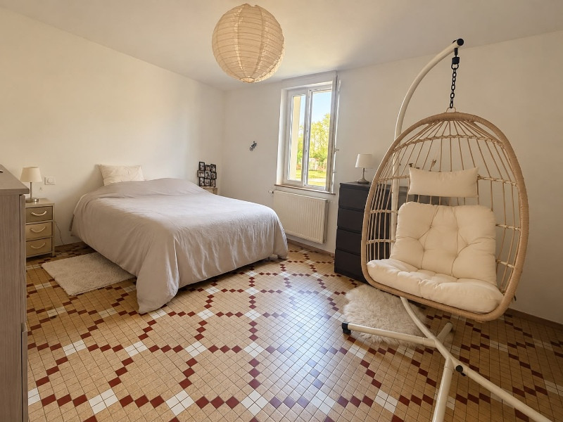 
                                                Vente
                                                 MAISON FAMILIALE DE 260 M2 - 7 CHAMBRES, STUDIO ET GRANGE, terrain de 1270m2