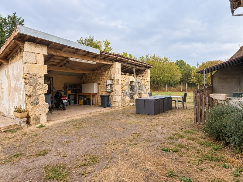 
                                                Vente
                                                 MAISON FAMILIALE DE 260 M2 - 7 CHAMBRES, STUDIO ET GRANGE, terrain de 1270m2