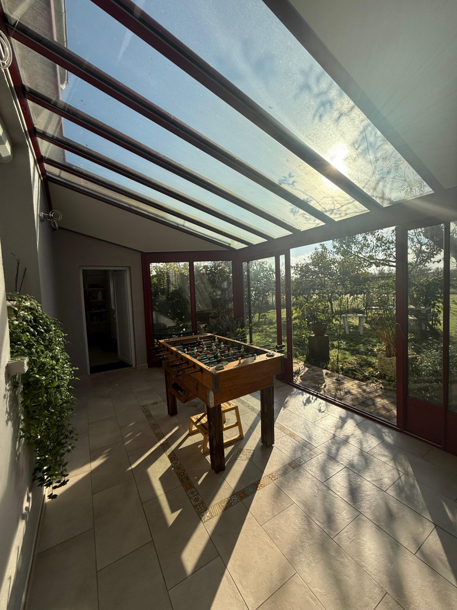 
                                                Vente
                                                 Maison familiale de 6 chambres sur vaste terrain