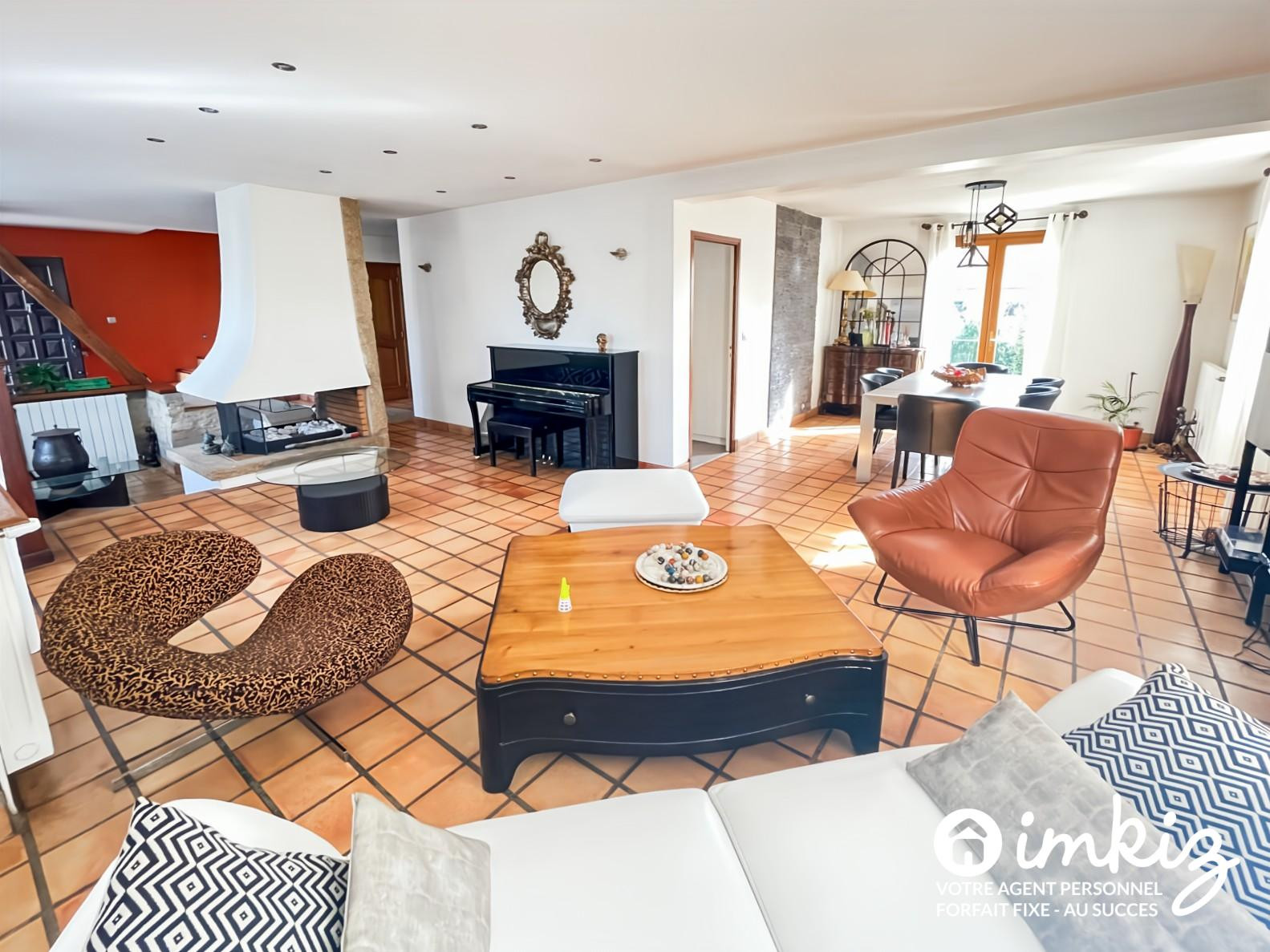 
                                                Vente
                                                 Maison familiale de 6 pièces au Plessis Bouchard