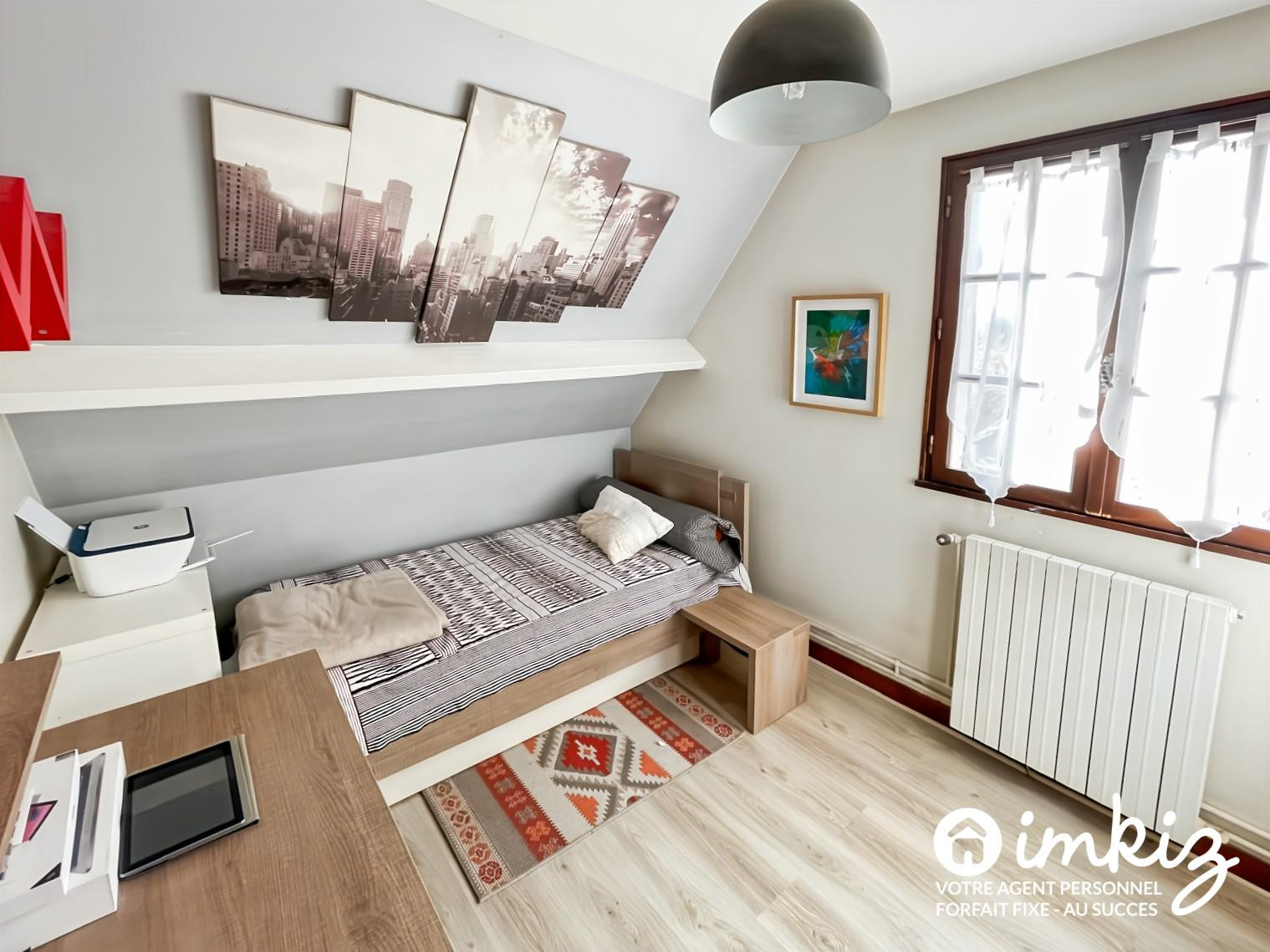 
                                                Vente
                                                 Maison familiale de 6 pièces au Plessis Bouchard