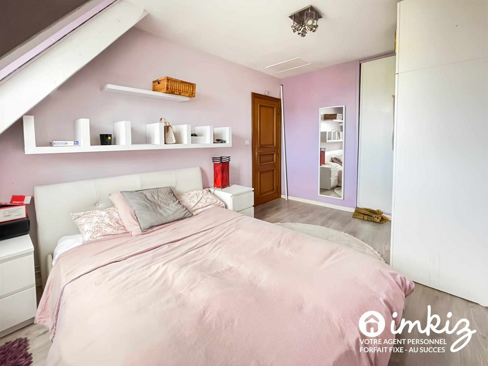 
                                                Vente
                                                 Maison familiale de 6 pièces au Plessis Bouchard