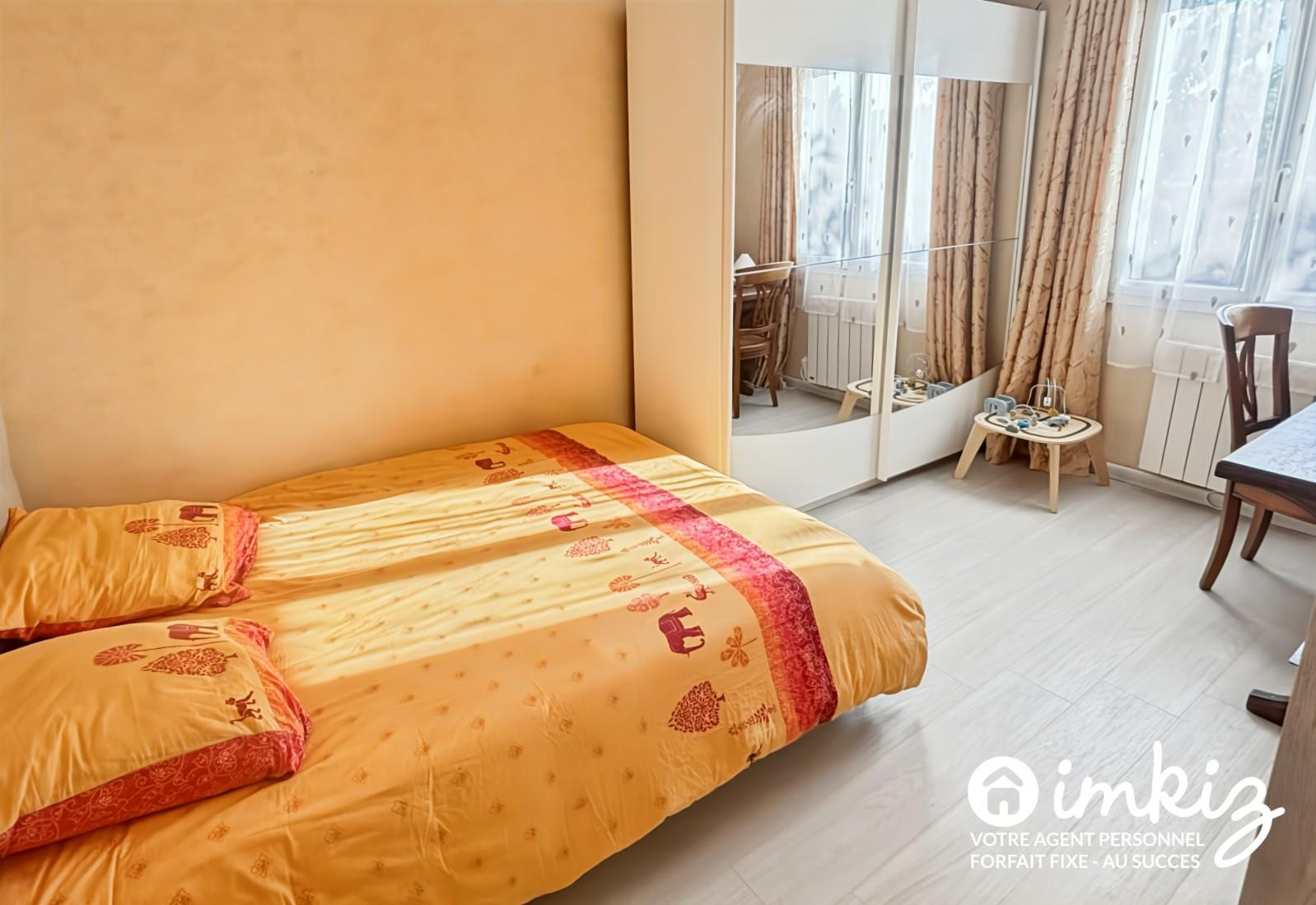 
                                                Vente
                                                 Maison familiale de PLAIN PIED, garage
