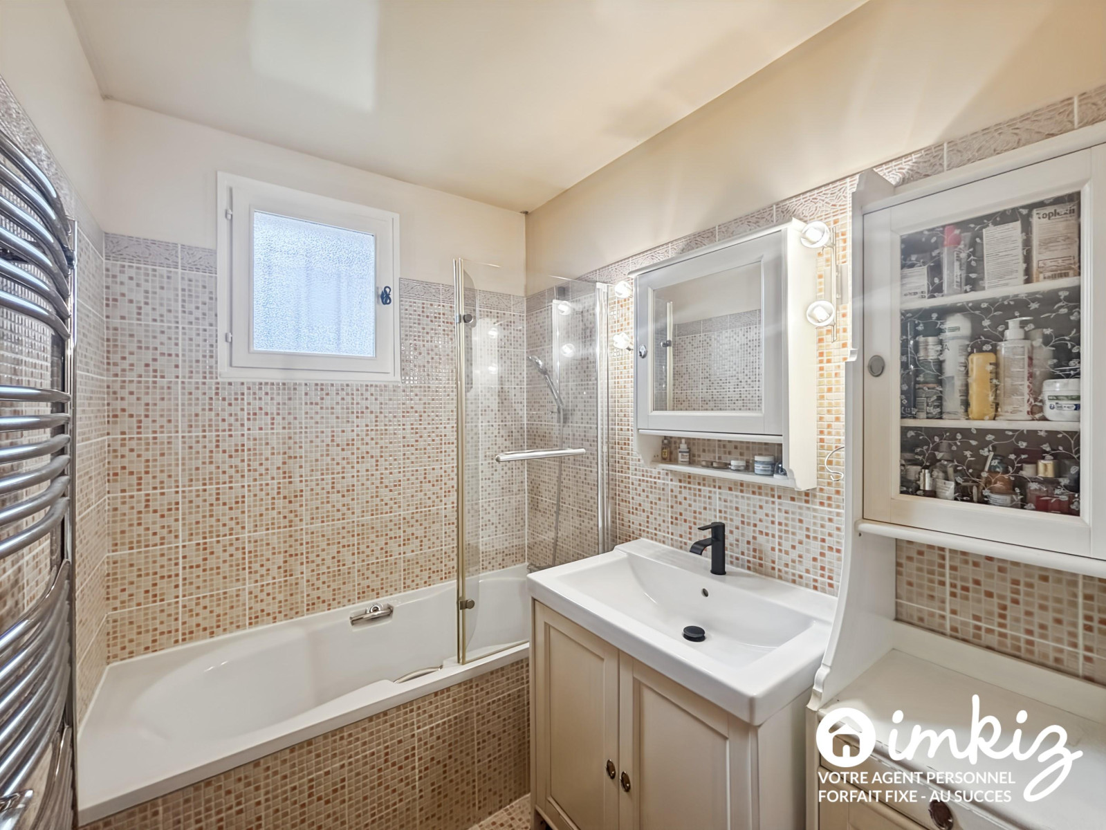 
                                                Vente
                                                 Maison familiale de plein pied avec jardin