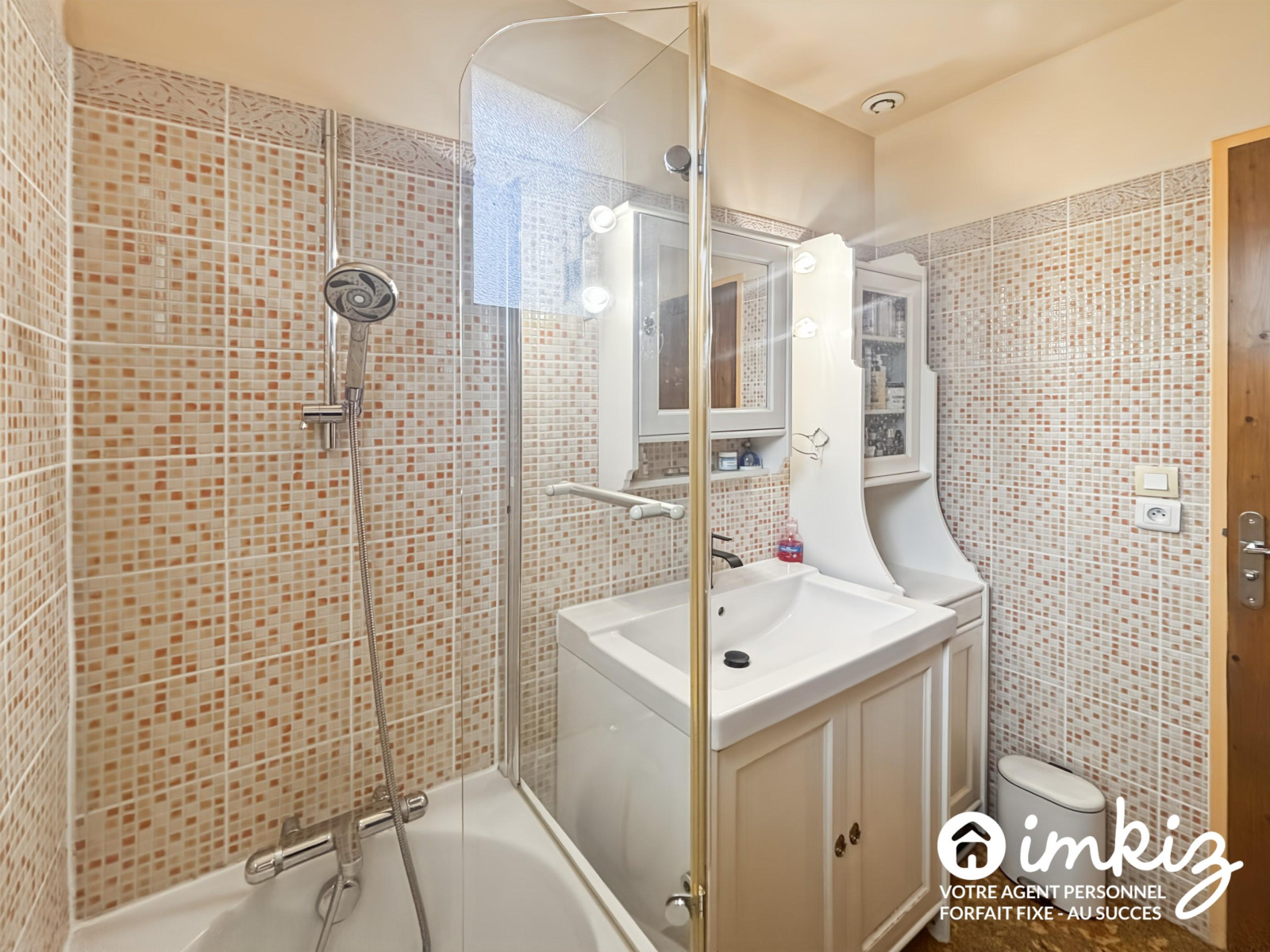 
                                                Vente
                                                 Maison familiale de plein pied avec jardin