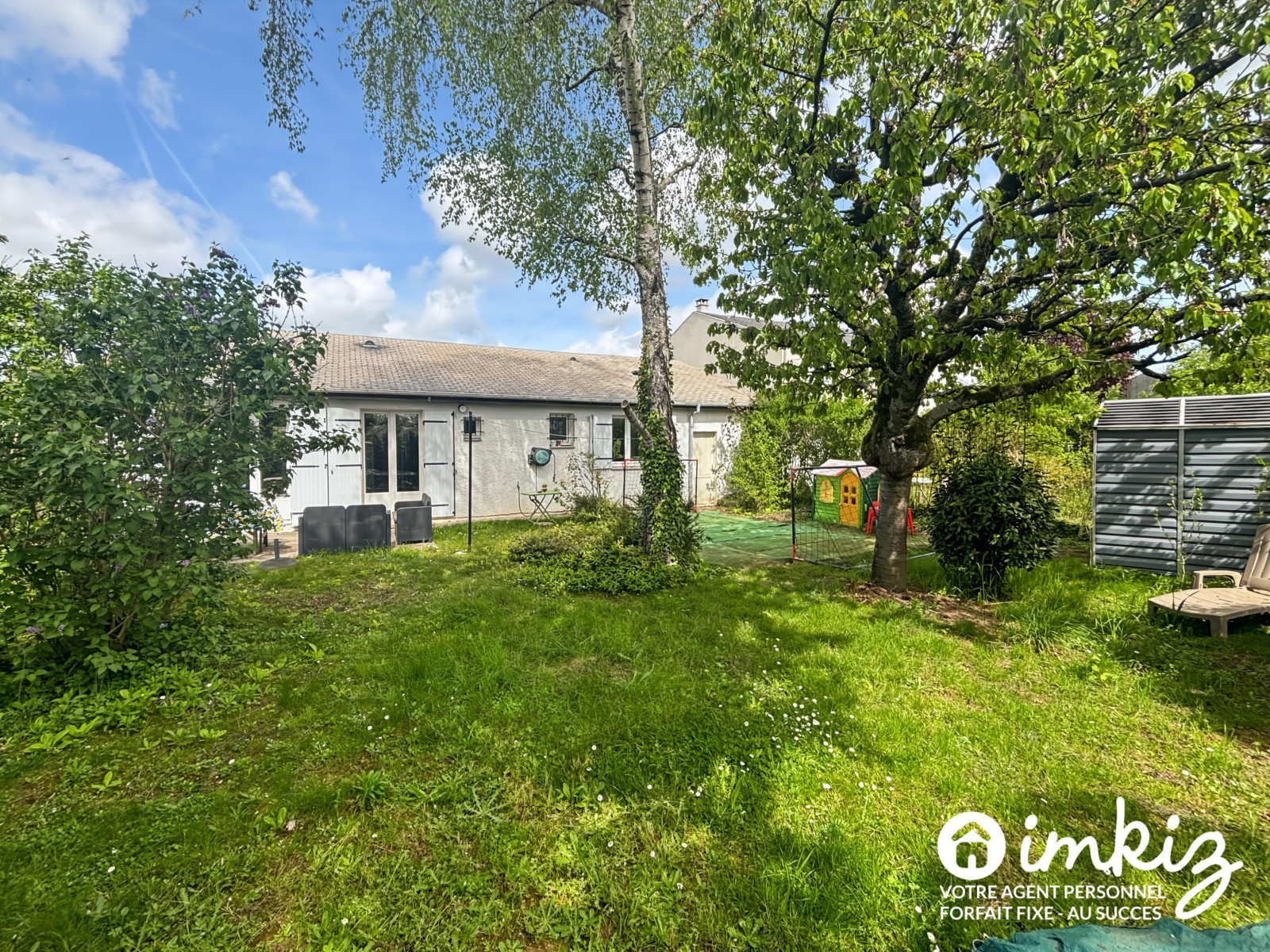 
                                                Vente
                                                 Maison familiale de plein pied avec jardin