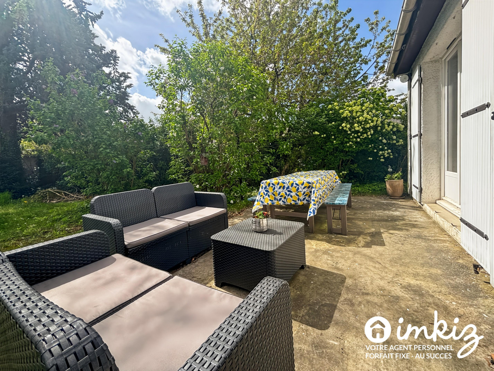
                                                Vente
                                                 Maison familiale de plein pied avec jardin