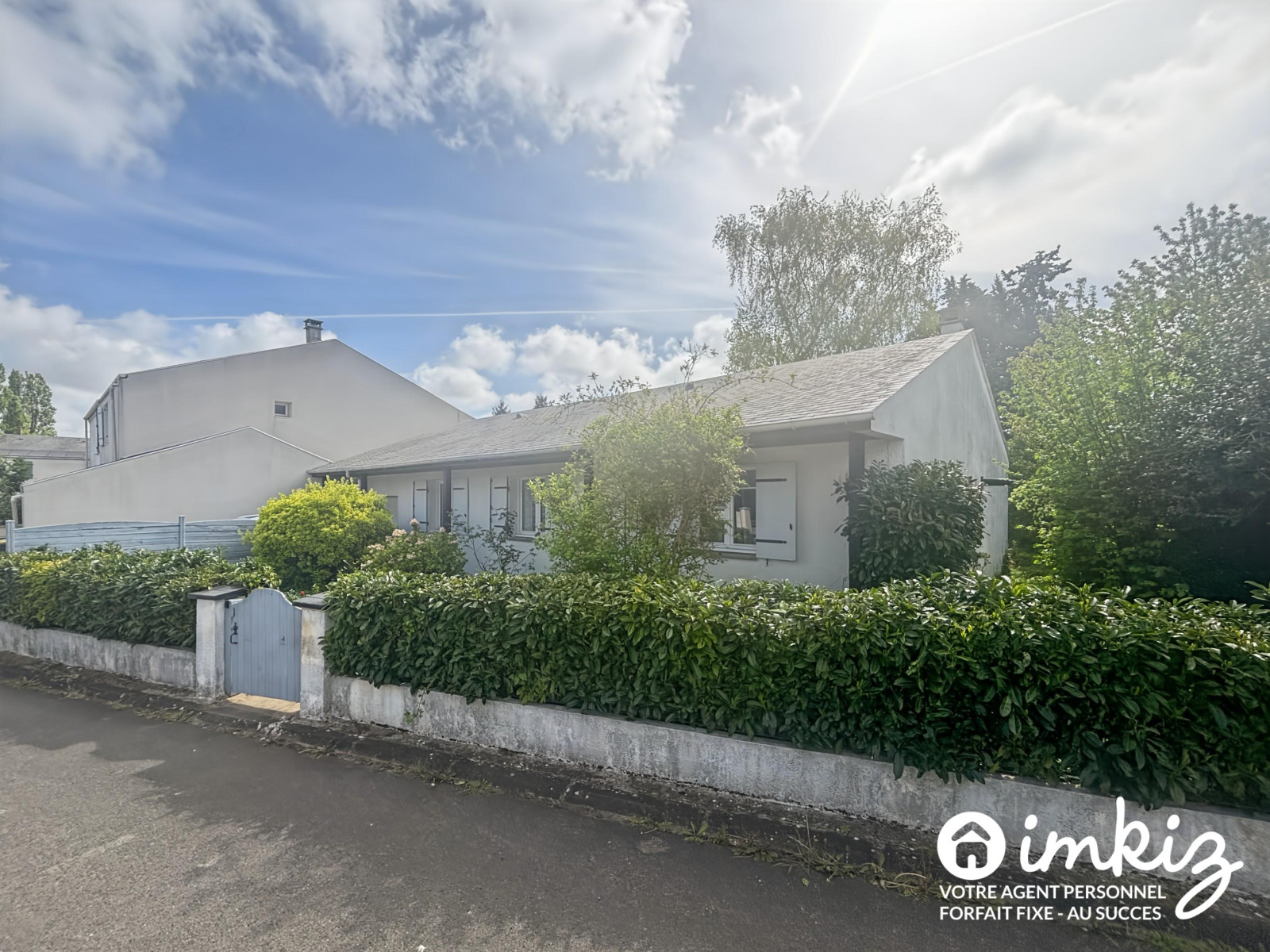 
                                                Vente
                                                 Maison familiale de plein pied avec jardin
