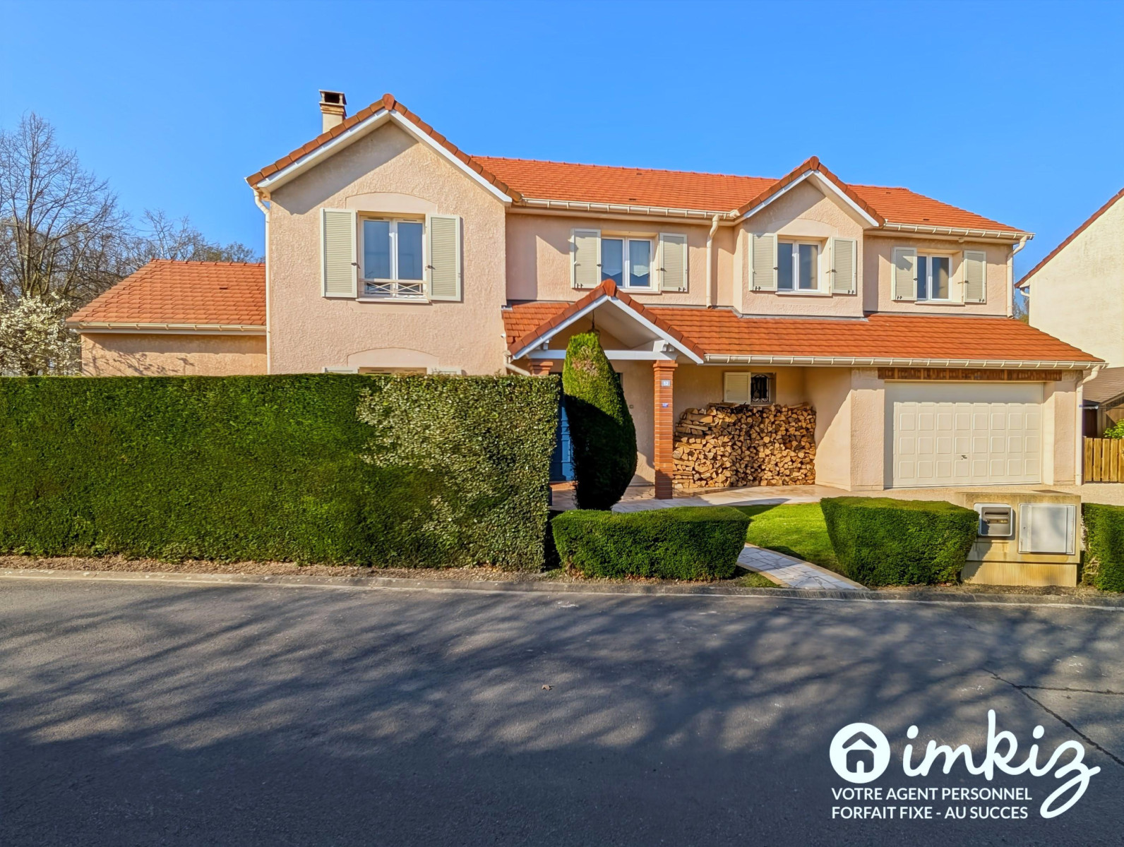 
                                                Vente
                                                 Maison familiale d'exception, jardin et garage