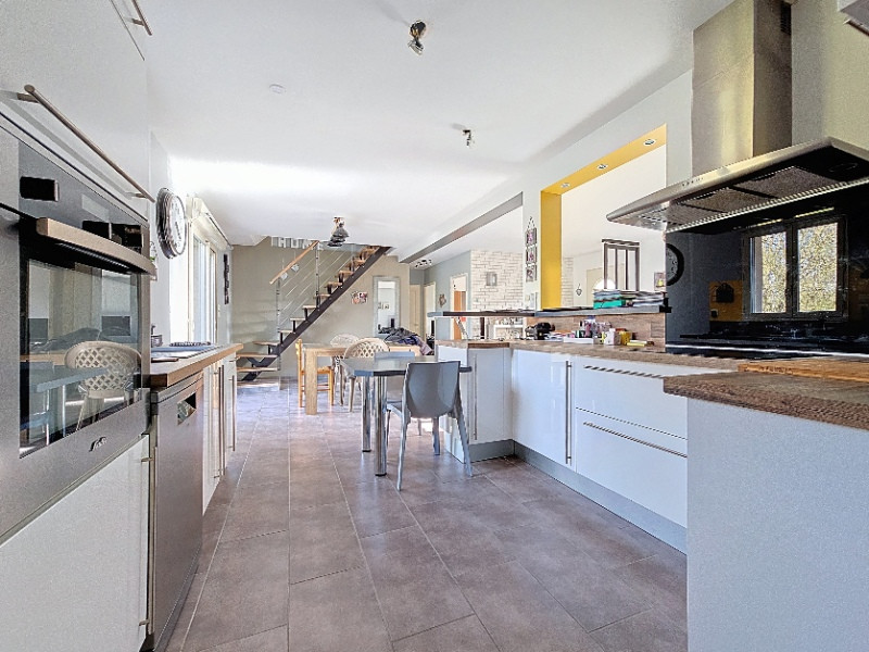 
                                                Vente
                                                 Maison familiale, face nature à 8min de Saint-Cyr-sur-loire