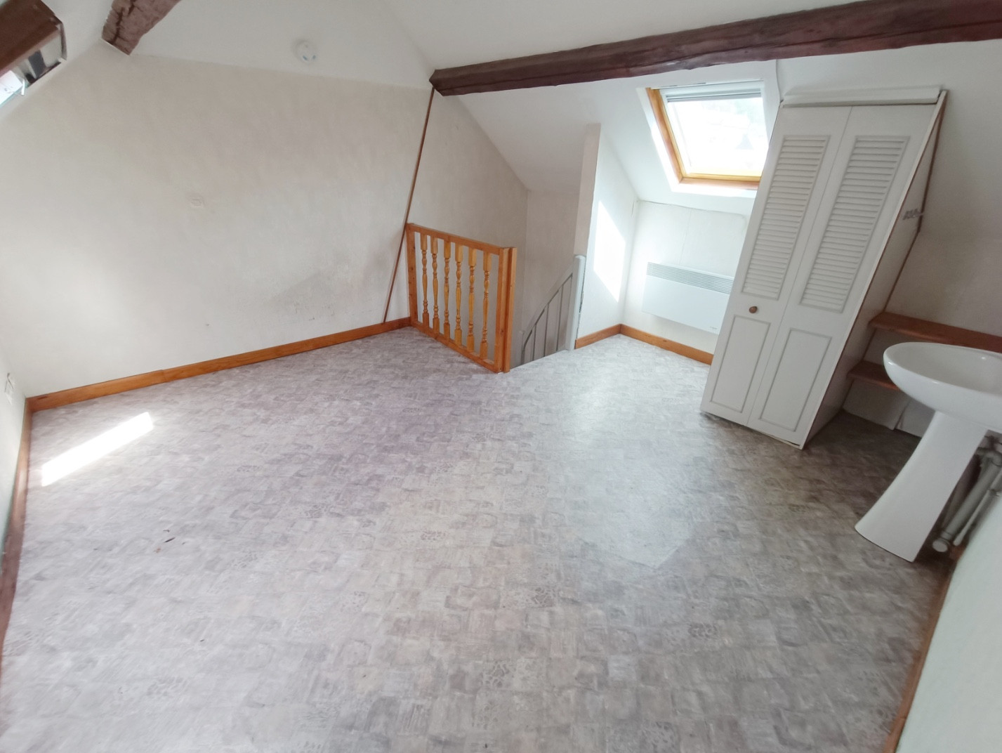 
                                                Vente
                                                 Maison familiale jardin et garage