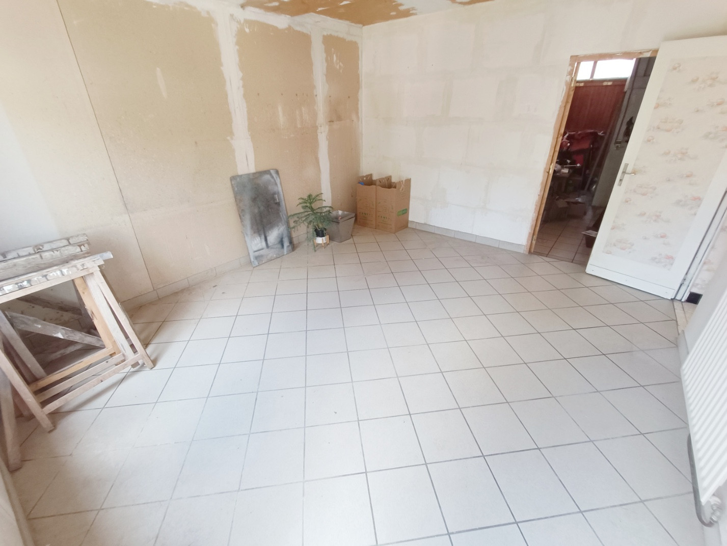 
                                                Vente
                                                 Maison familiale jardin et garage