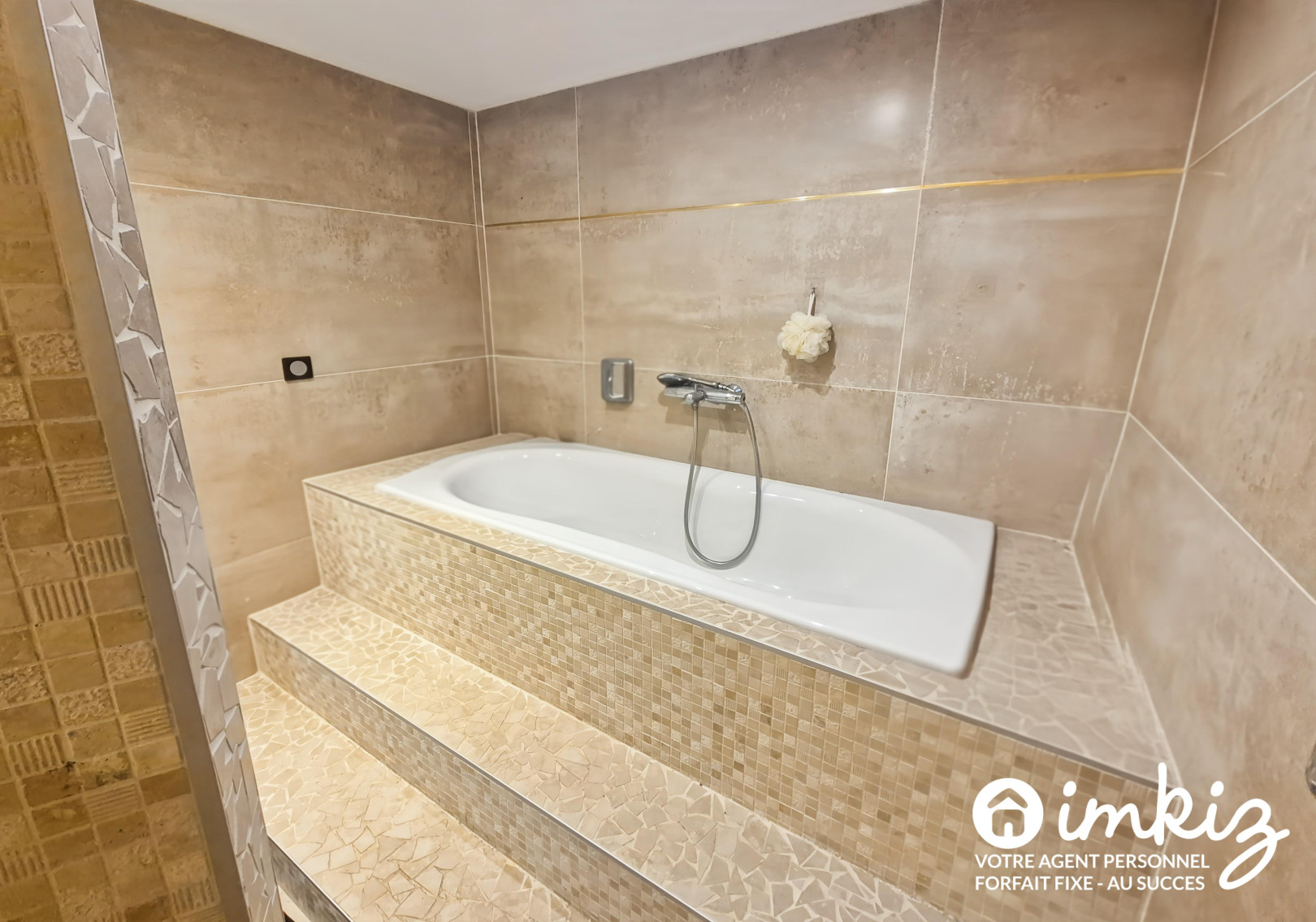 
                                                Vente
                                                 Maison familiale parfaitement rénovée de 220 m²