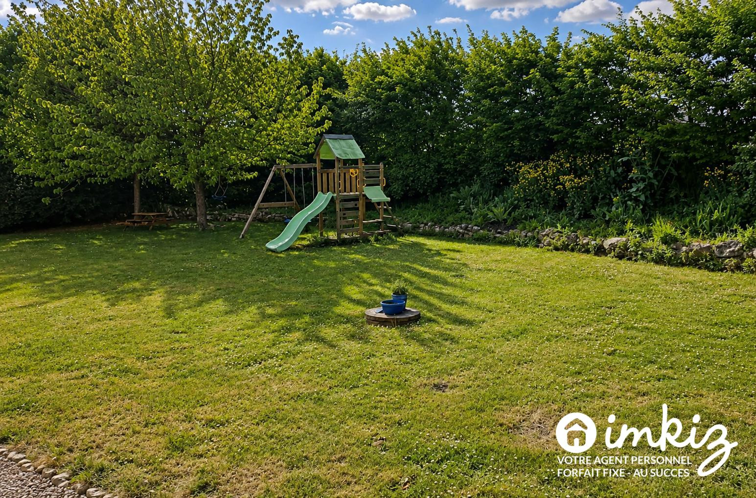 
                                                Vente
                                                 Maison familiale récente 140m² avec jardin