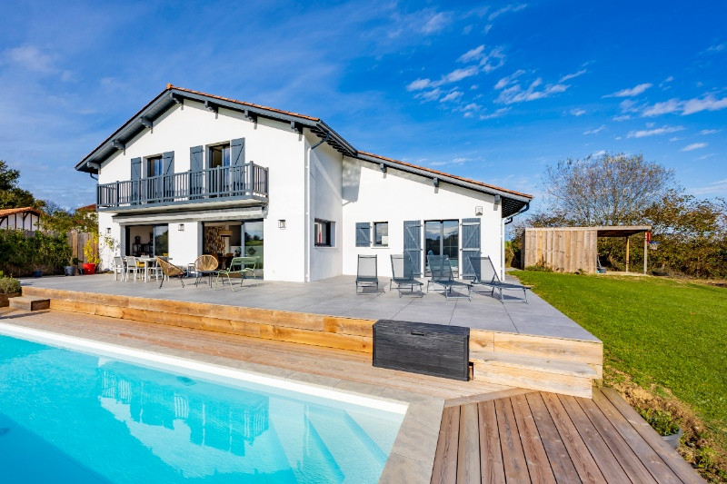 
                                                Vente
                                                 Maison familiale récente - 198m2 - Mouguerre