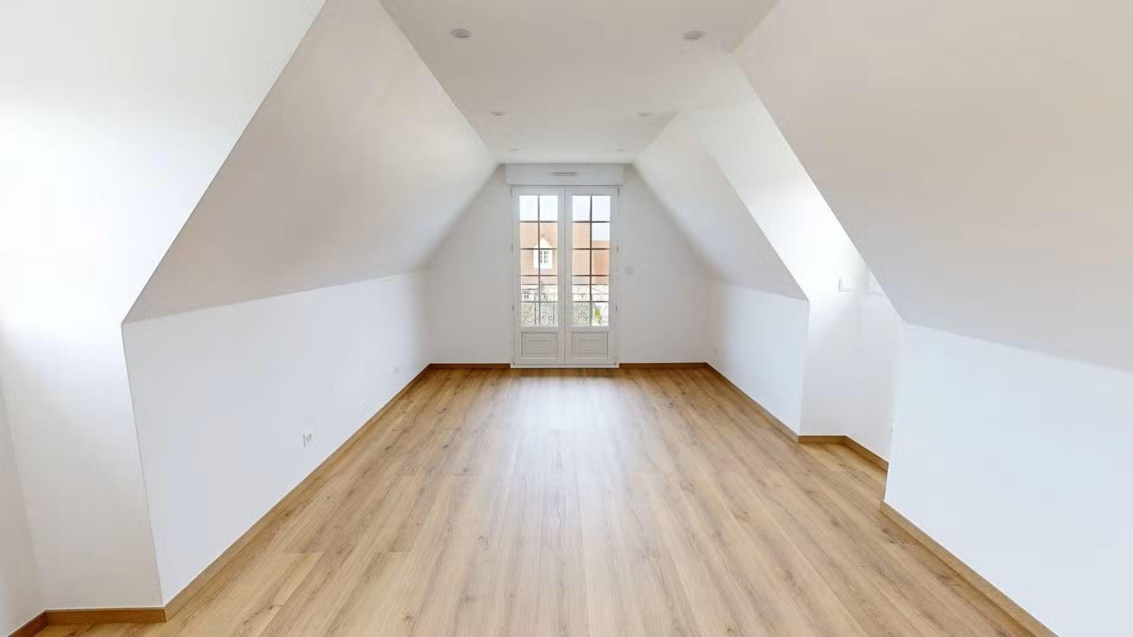 
                                                Vente
                                                 Maison familiale rénovée 6 pièces – 155 m² – DPE A