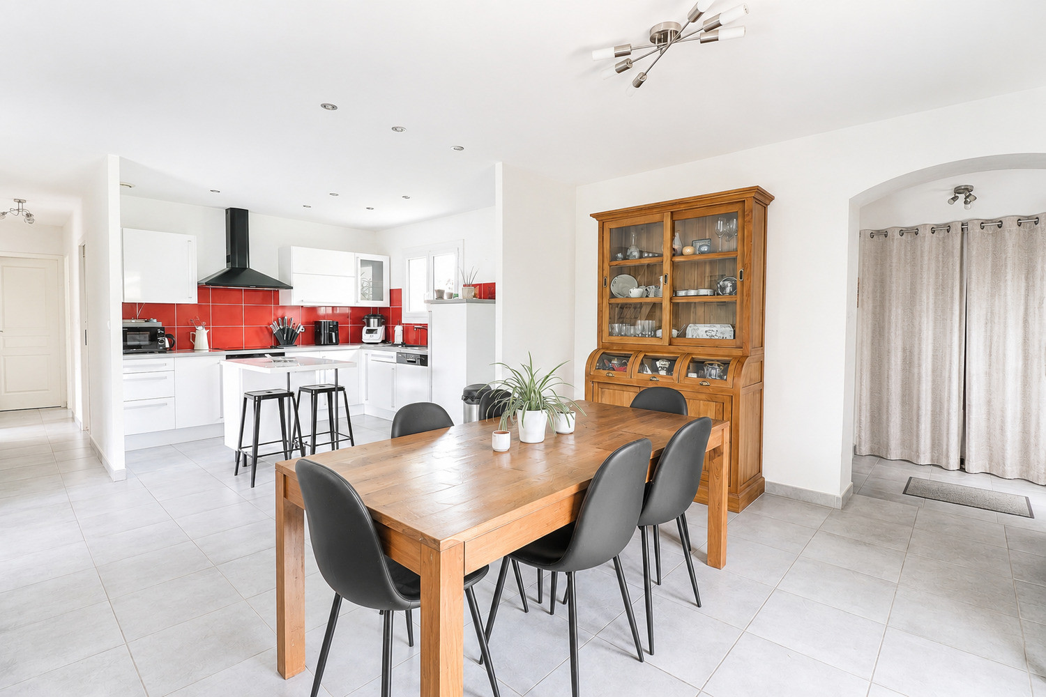 
                                                Vente
                                                 Maison familiale rénovée de 156 m² – 4 ch