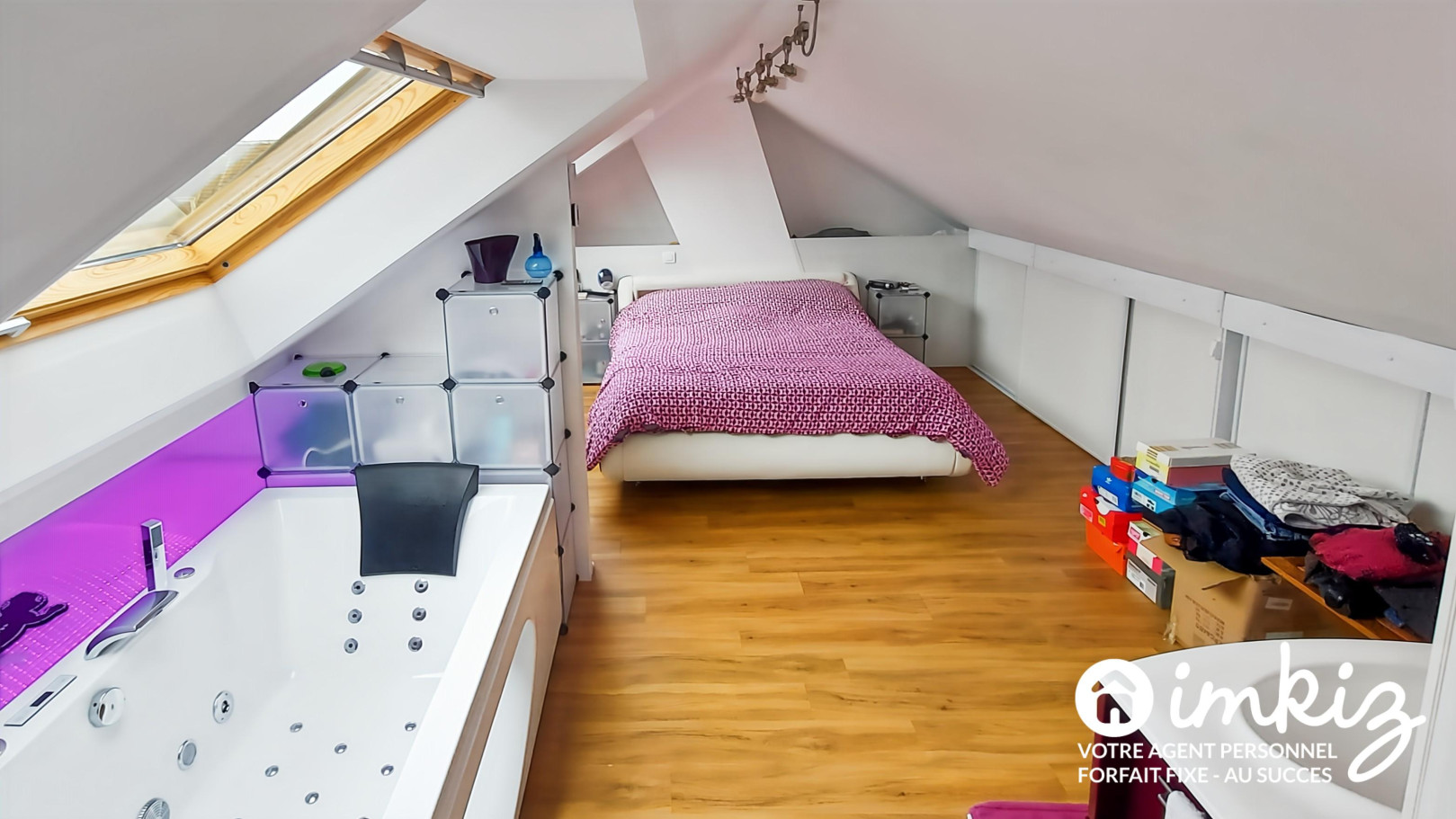 
                                                Vente
                                                 Maison familiale spacieuse avec garage et jardin