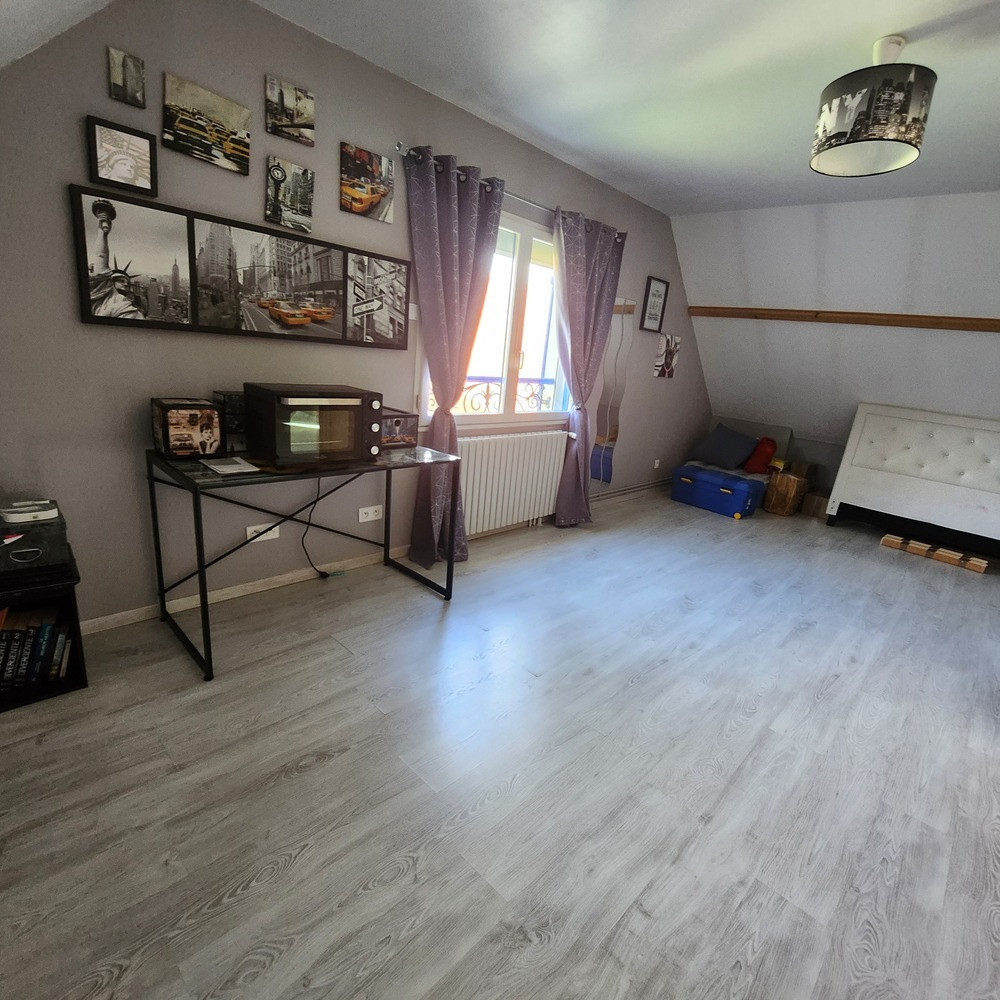 
                                                Vente
                                                 🏡 Maison familiale spacieuse de 160m²