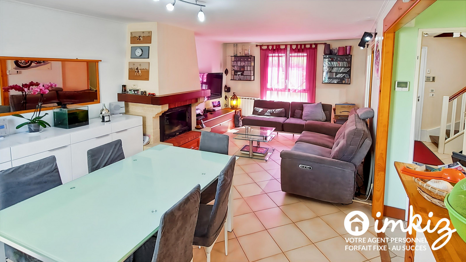
                                                Vente
                                                 Maison familiale spacieuse et lumineuse, garage et
