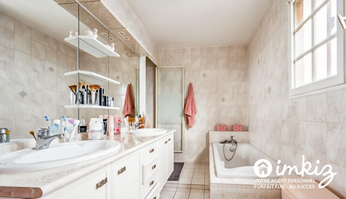 
                                                Vente
                                                 Maison familiale Type 6 – 161 m² habitables – Terr