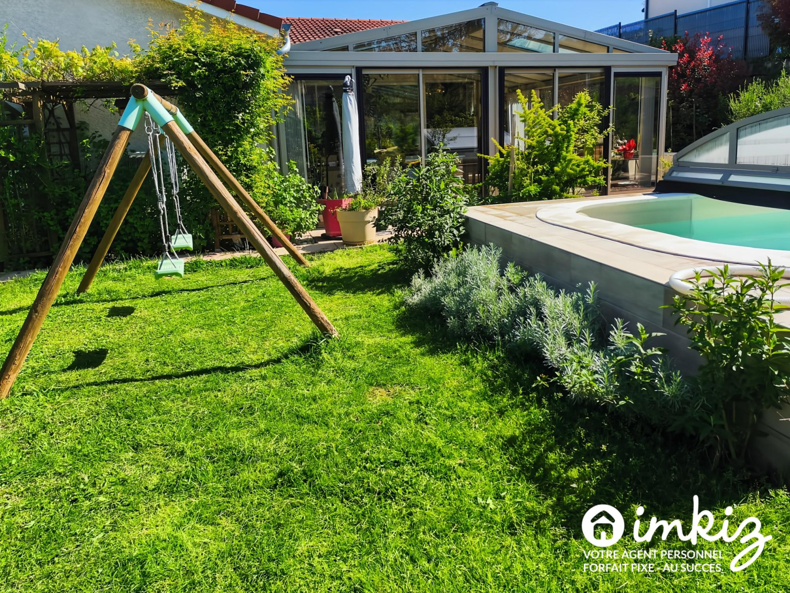 
                                                Vente
                                                 Maison familiale - Véranda lumineuse & piscine