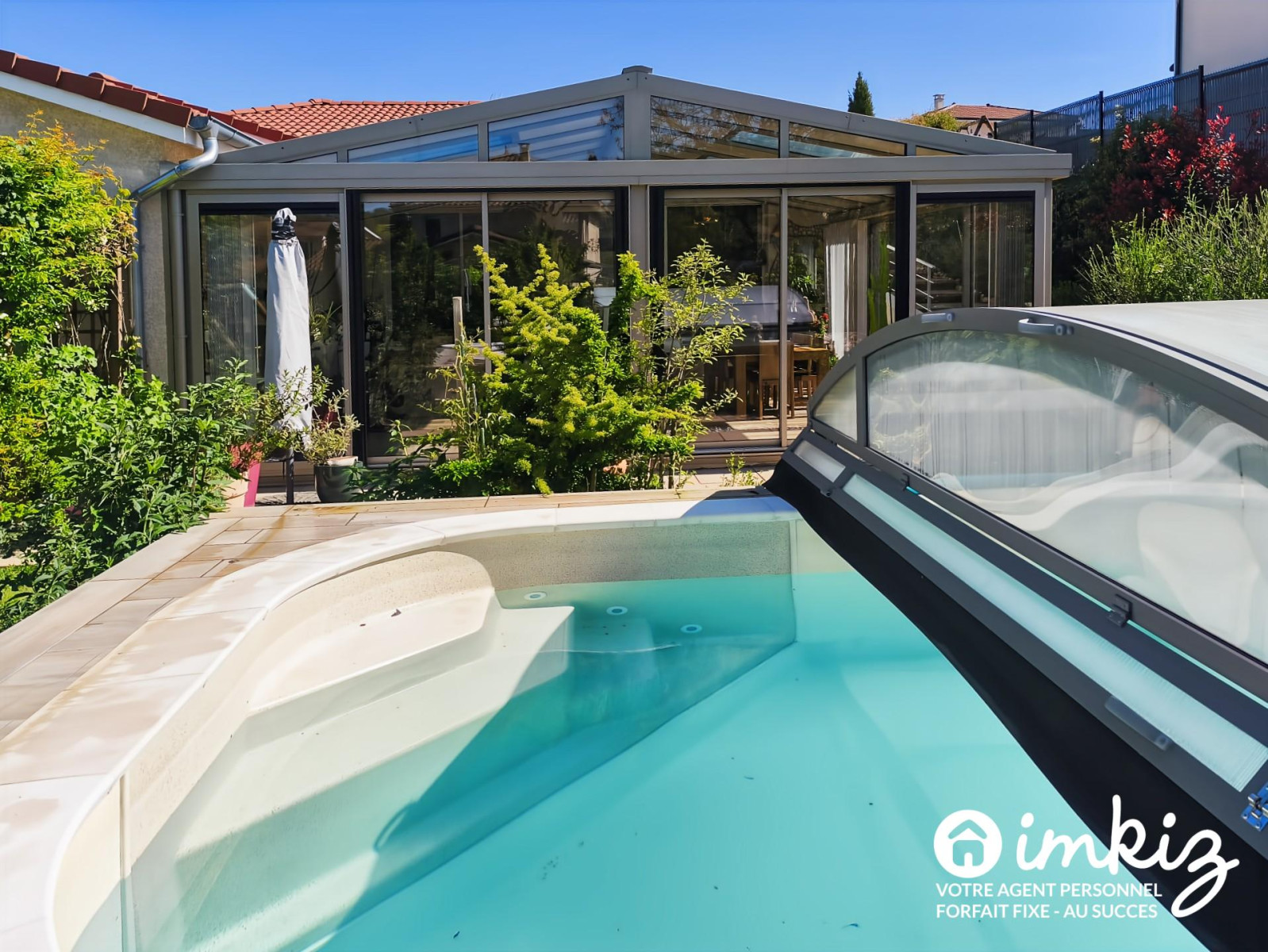 
                                                Vente
                                                 Maison familiale - Véranda lumineuse & piscine