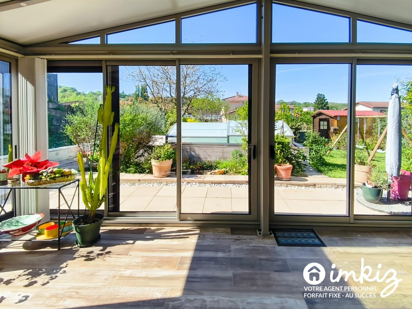 
                                                Vente
                                                 Maison familiale - Véranda lumineuse & piscine