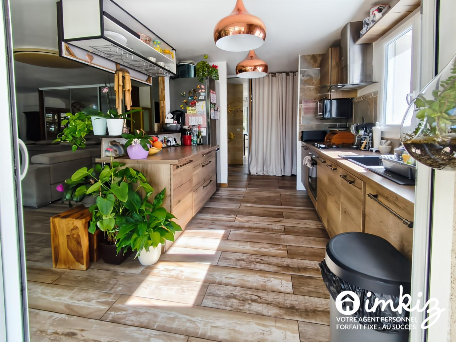 
                                                Vente
                                                 Maison familiale - Véranda lumineuse & piscine