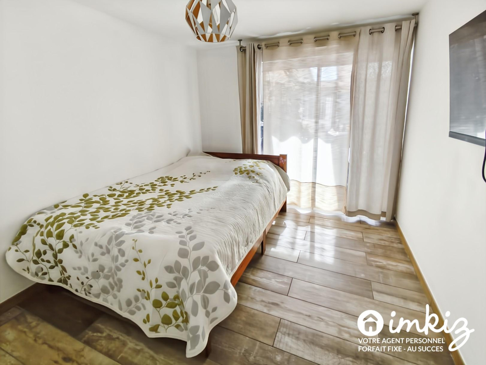 
                                                Vente
                                                 Maison familiale - Véranda lumineuse & piscine