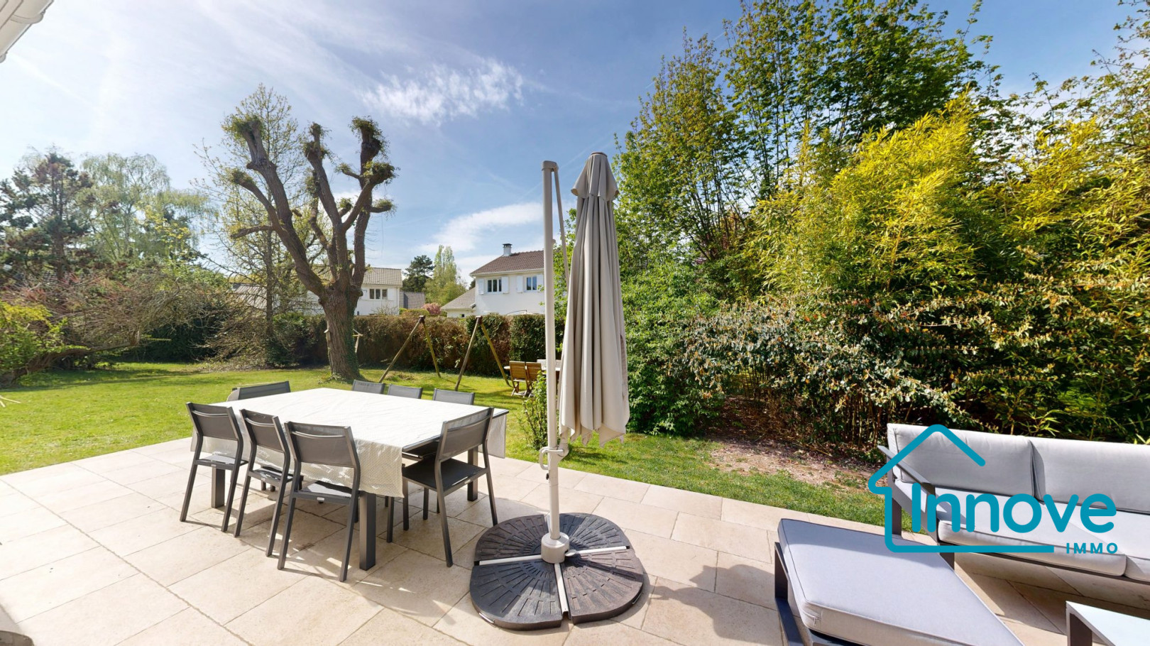 
                                                Vente
                                                 Maison familiale - Voisins Le Bretonneux Chamfleury