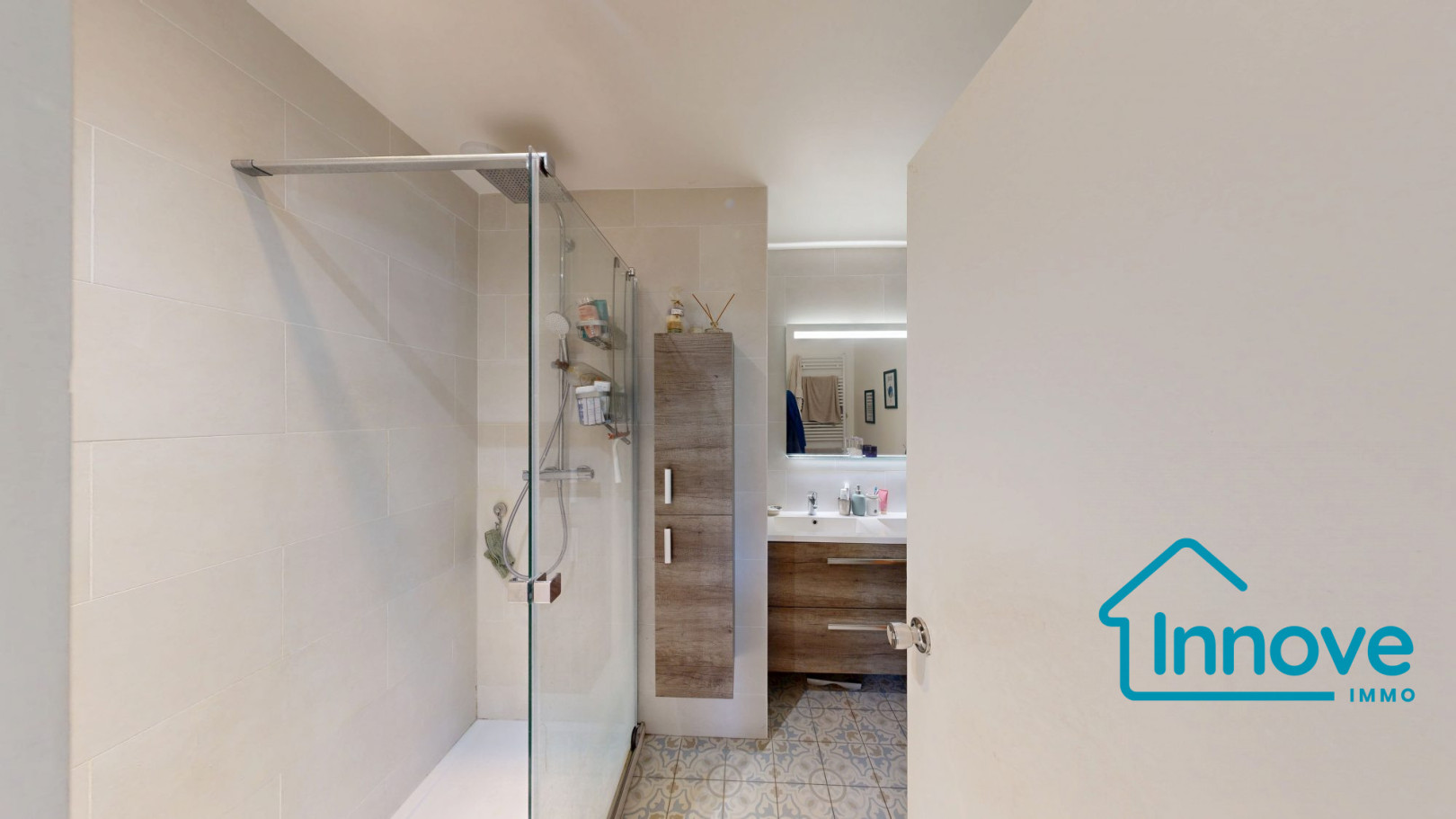 
                                                Vente
                                                 Maison familiale - Voisins Le Bretonneux Chamfleury