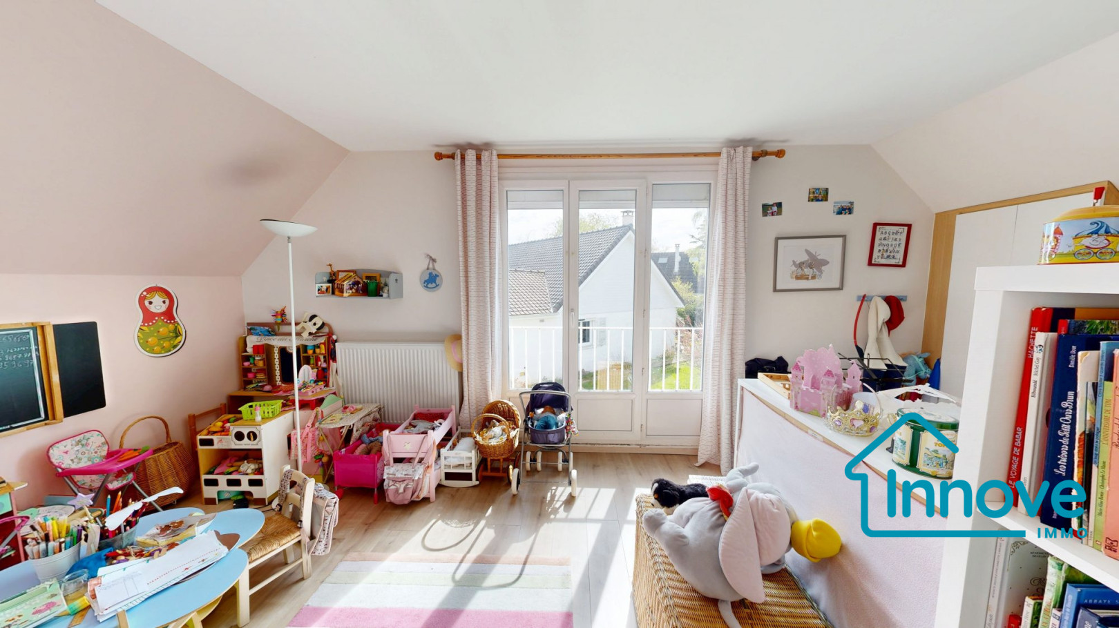 
                                                Vente
                                                 Maison familiale - Voisins Le Bretonneux Chamfleury