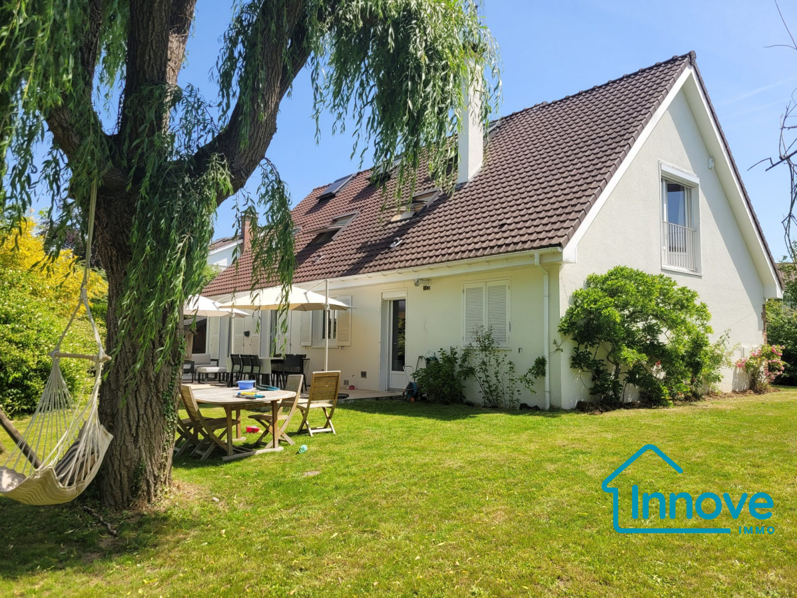 
                                                Vente
                                                 Maison familiale - Voisins Le Bretonneux Chamfleury