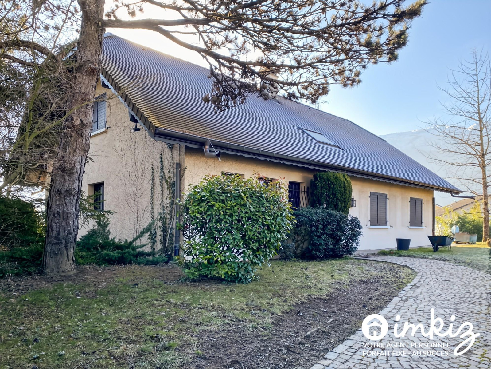 
                                                Vente
                                                 Maison familiale- Vue montagne, lumière et volumes