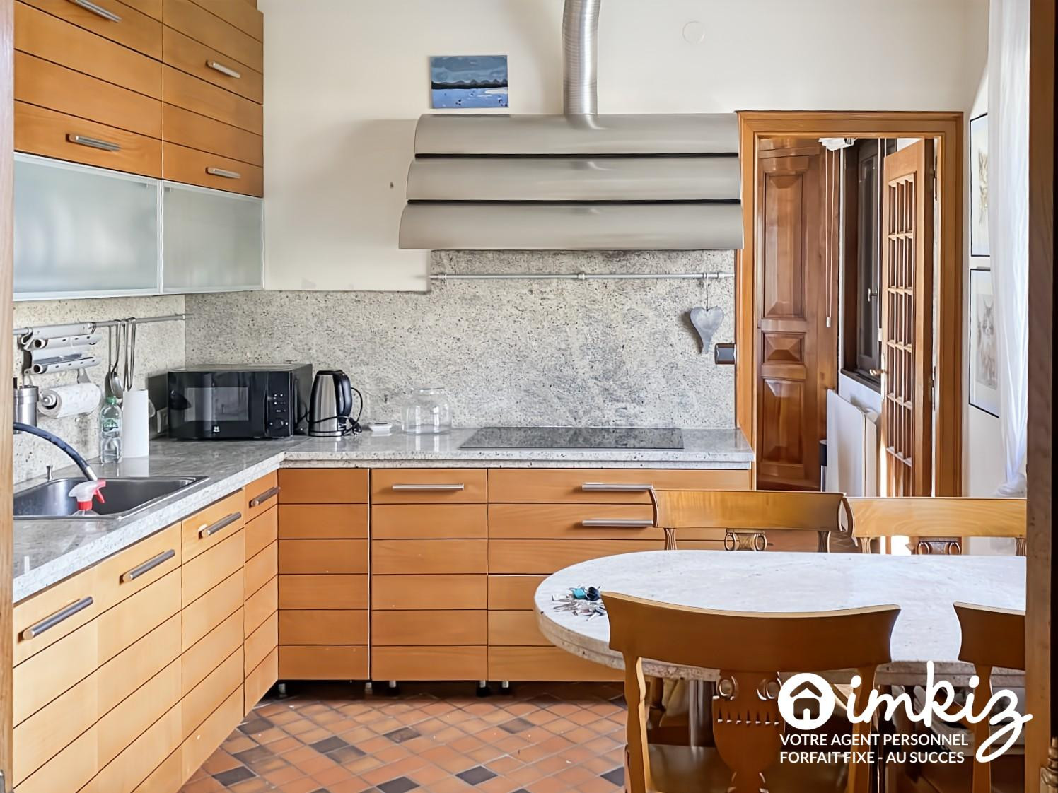 
                                                Vente
                                                 Maison familiale- Vue montagne, lumière et volumes