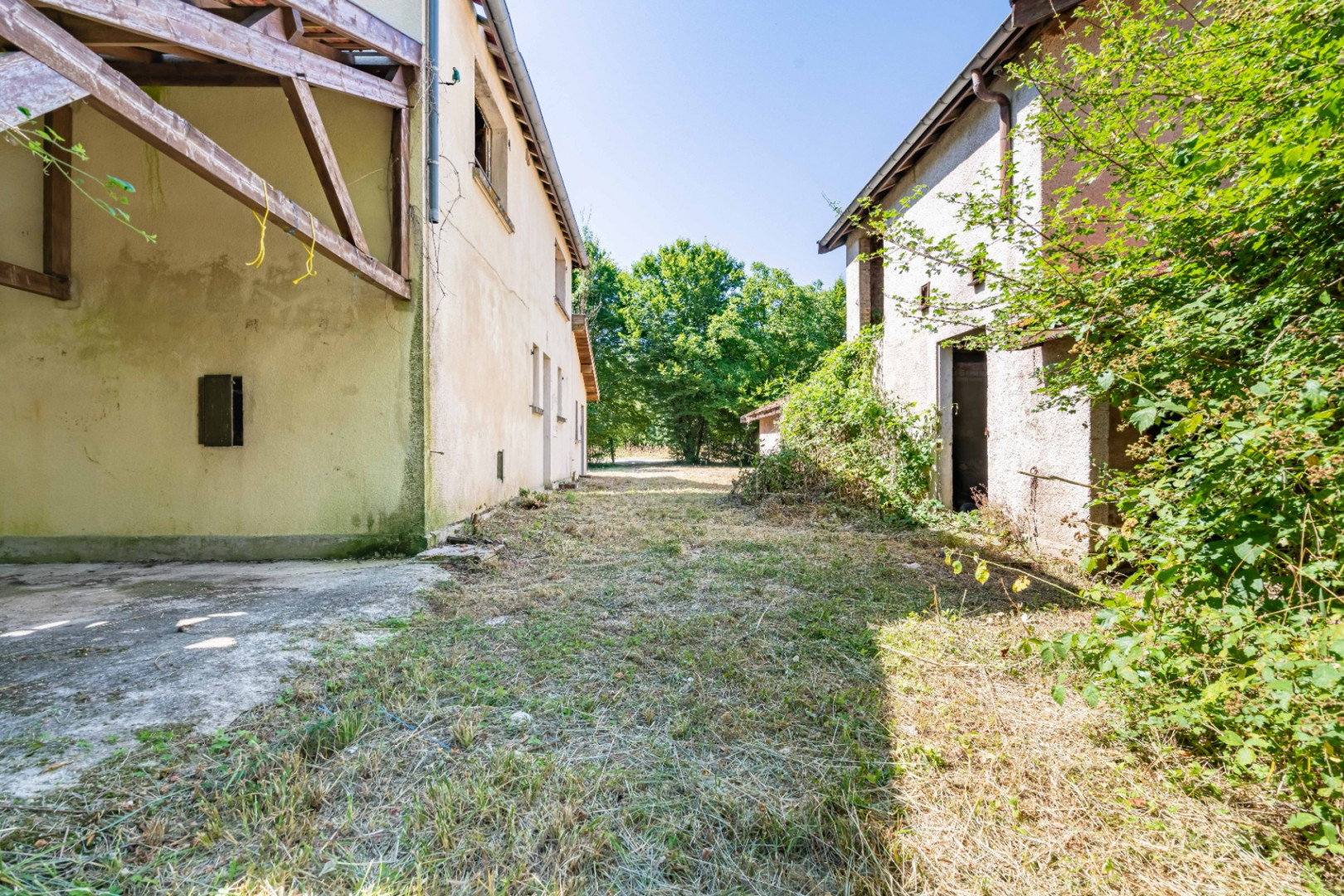 
                                                Vente
                                                 Maison forestière - 103 m² - Hallignicourt