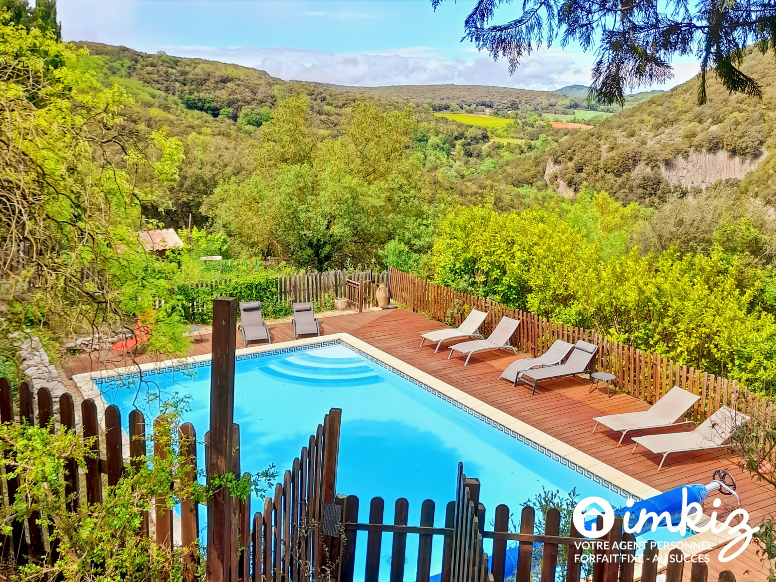 
                                                Vente
                                                 Maison +gîte de 6chambres et 6sdd+piscine