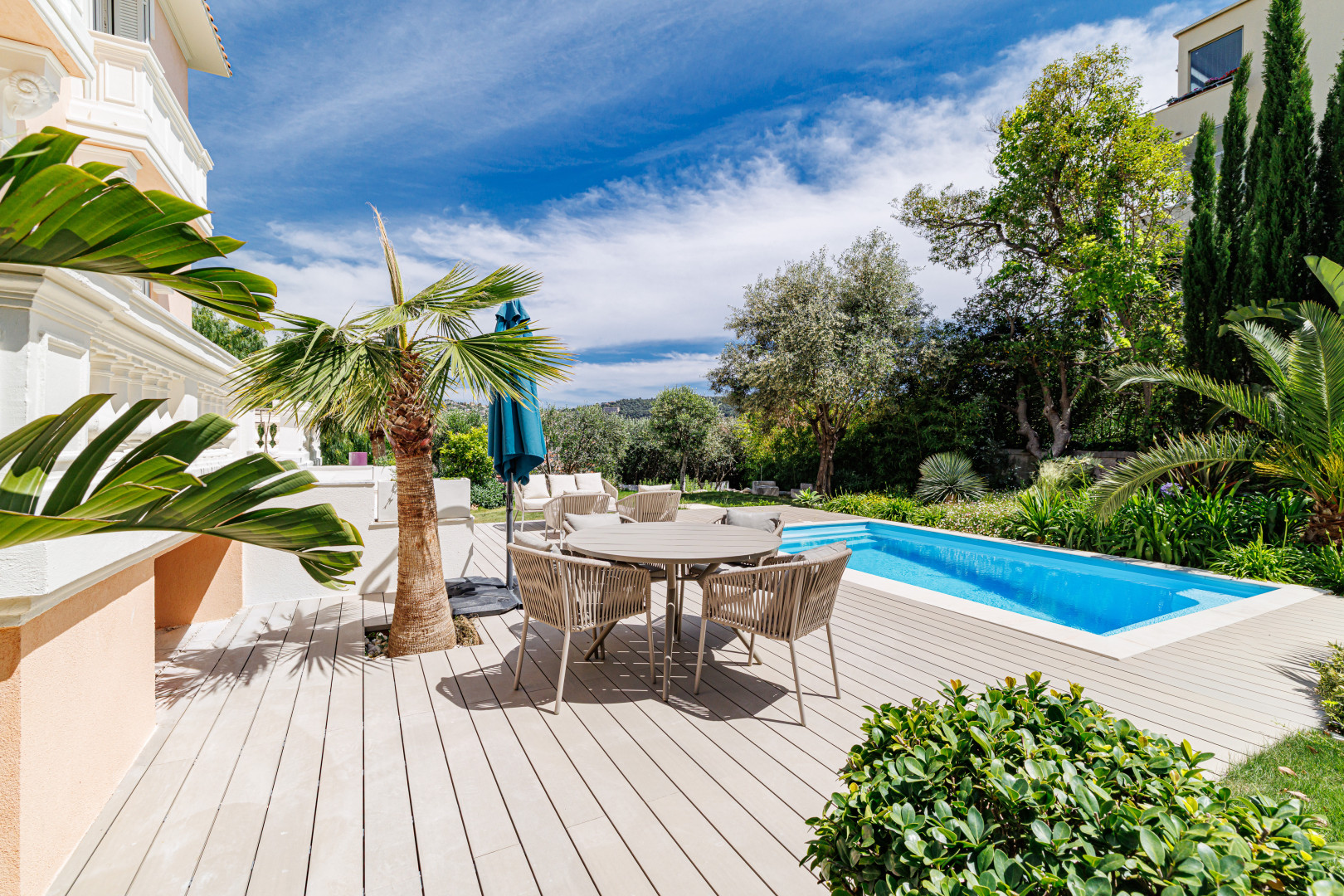 
                                                Vente
                                                 Maison  - Hôtel Particulier  - 7 pièces  - 214.27 m²