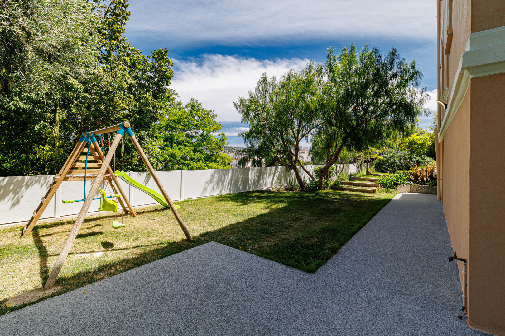 
                                                Vente
                                                 Maison  - Hôtel Particulier  - 7 pièces  - 214.27 m²