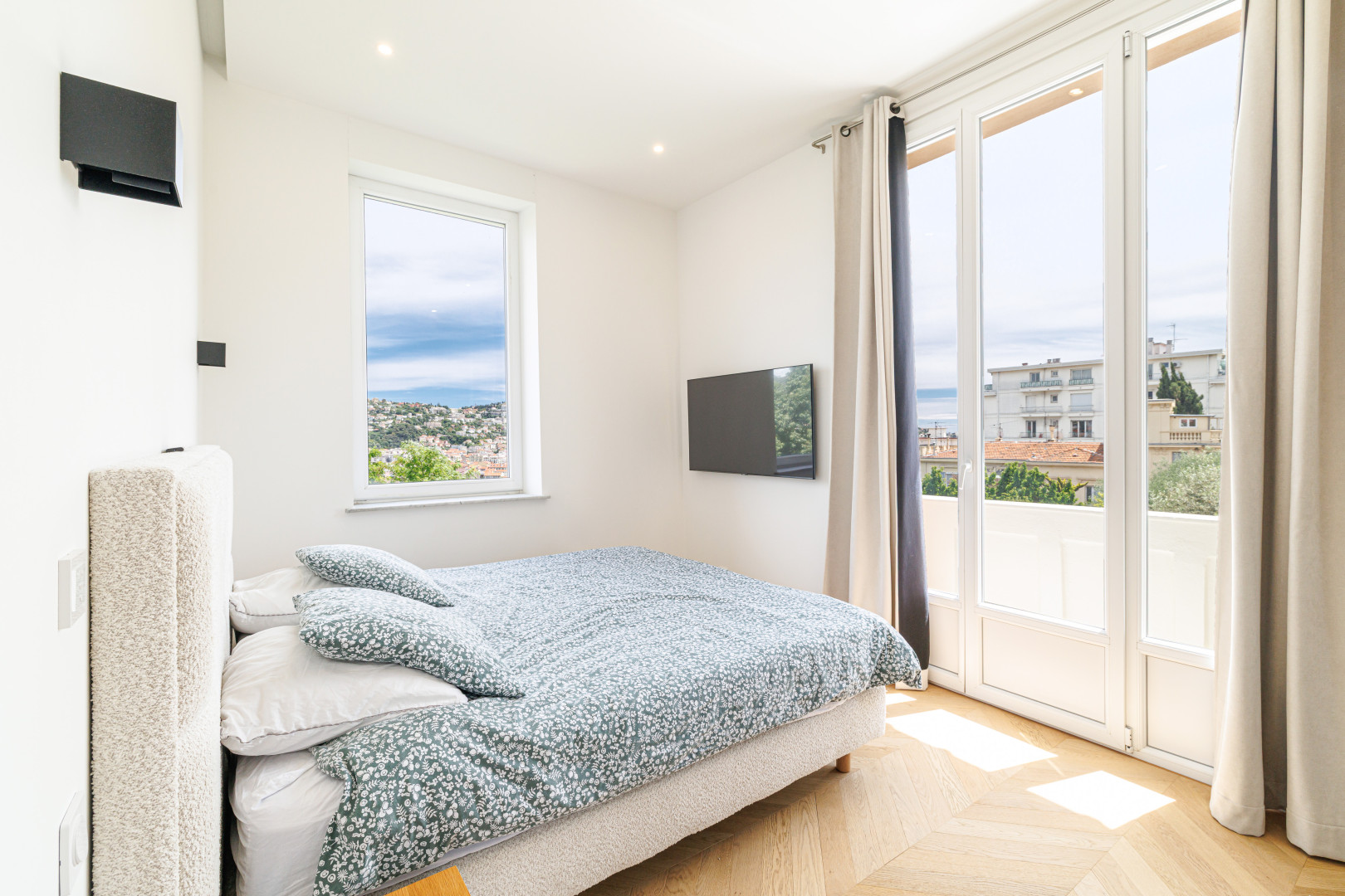 
                                                Vente
                                                 Maison  - Hôtel Particulier  - 7 pièces  - 214.27 m²