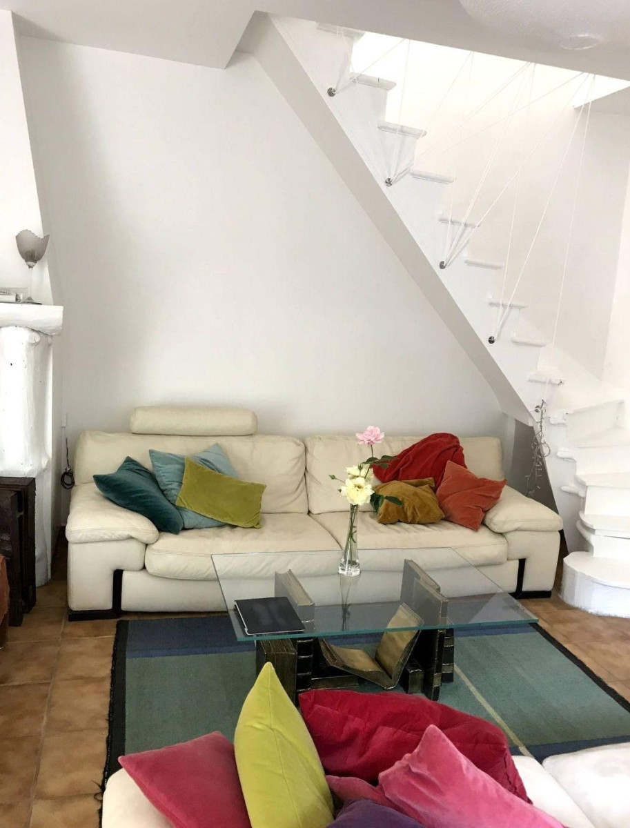 
                                                Location
                                                 Maison indépendante centre ville, dans la verdure.