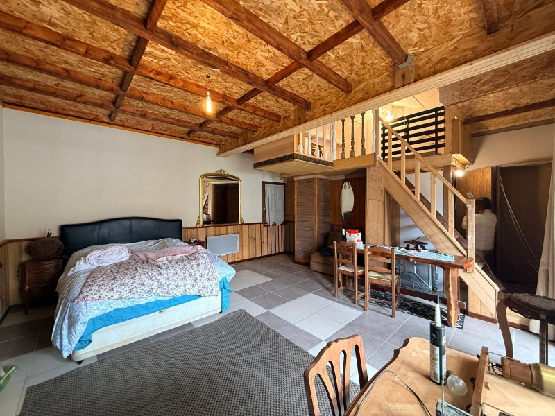 
                                                Vente
                                                 maison individuelle - 210 m2 - LAMONZIE SAINT MARTIN