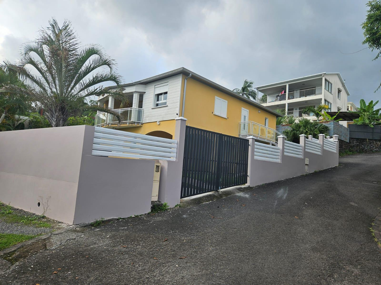 
                                                Location
                                                 Maison individuelle