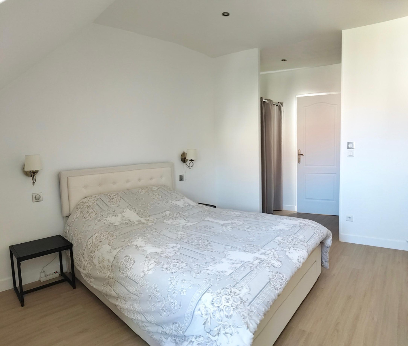 
                                                Vente
                                                 Maison individuelle 7 pièces