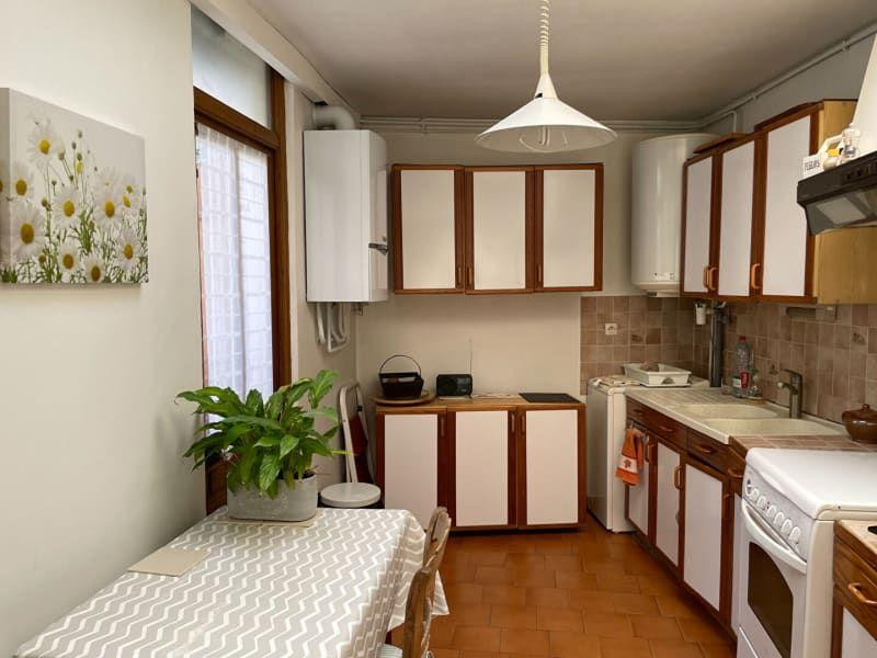 
                                                Location
                                                 Maison individuelle, au calme mais proche métro