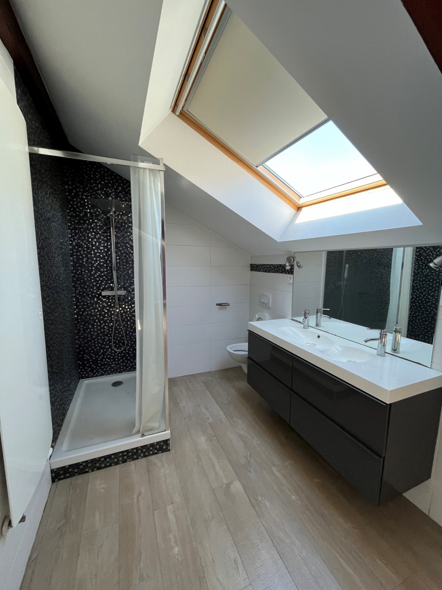 
                                                Vente
                                                 MAISON INDIVIDUELLE AVEC JARDIN - LYON 8