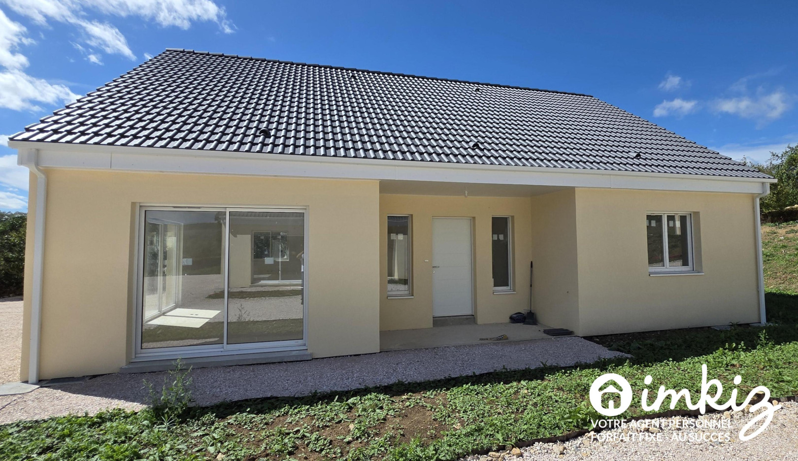 
                                                Vente
                                                 Maison individuelle de plain pied, avec garage