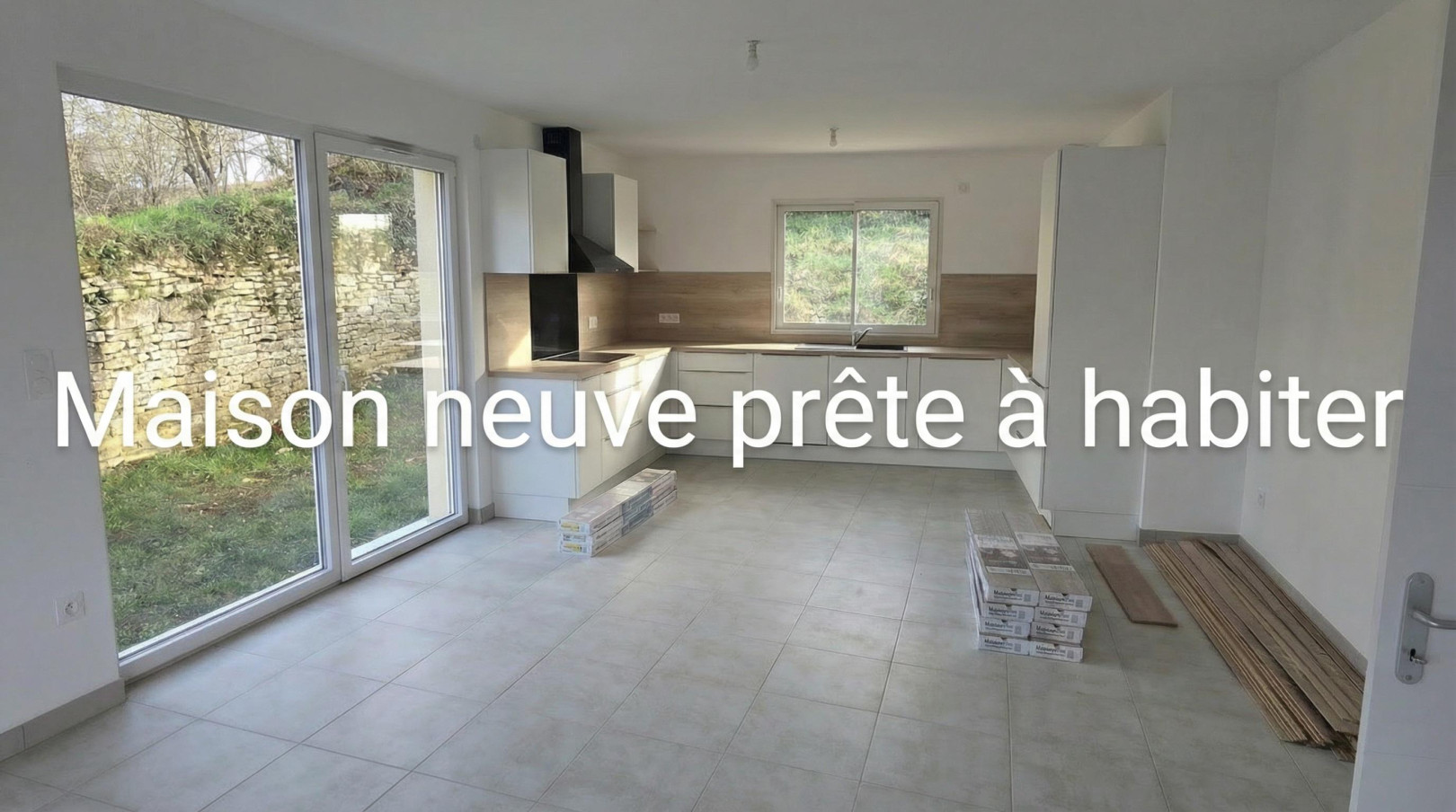 
                                                Vente
                                                 Maison individuelle de plain pied, avec garage