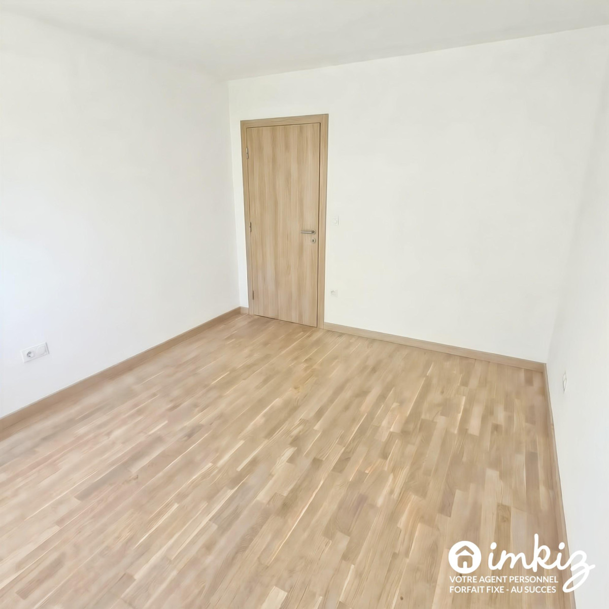 
                                                Vente
                                                 Maison individuelle de plain pied, avec garage